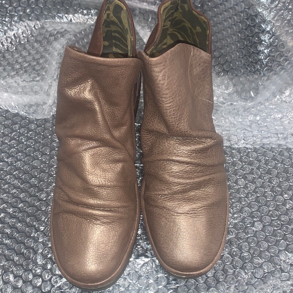 FLY LONDON Size 40 Brown Leather and Suede Bootie